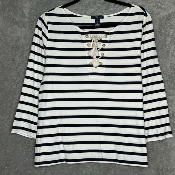 Gap Medium Top Shirt Navy Blue White Striped 3/4 Sleeve Keyhole Scoop Neck Knit - Picture 1 of 5